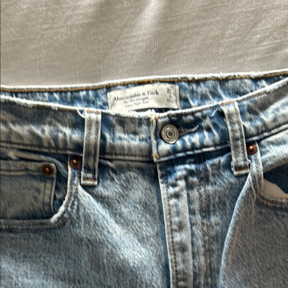 Abercrombie & Fitch Blue Relaxed Jeans